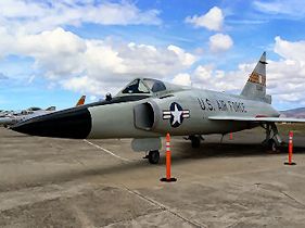太平洋航空博物館の７９番格納庫前に展示されている戦闘機